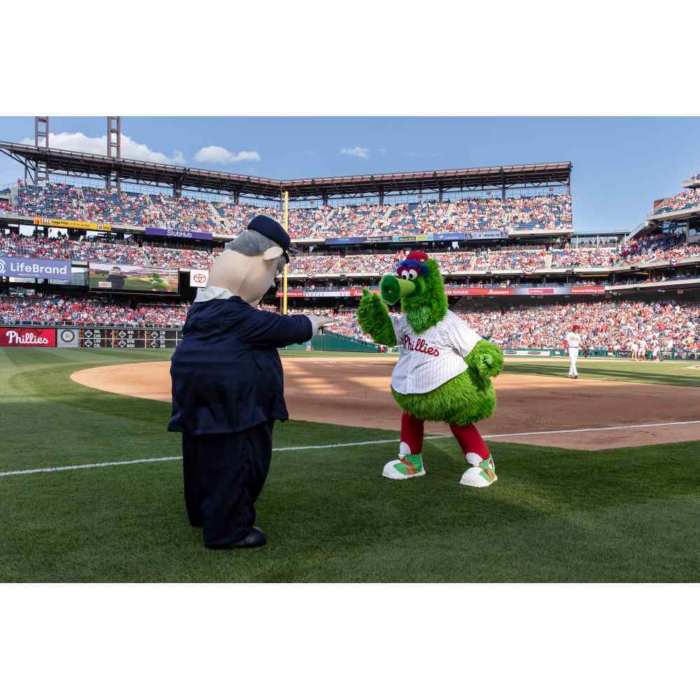 One Day Phillies Internship & Rob Thomson PostGame News Conference