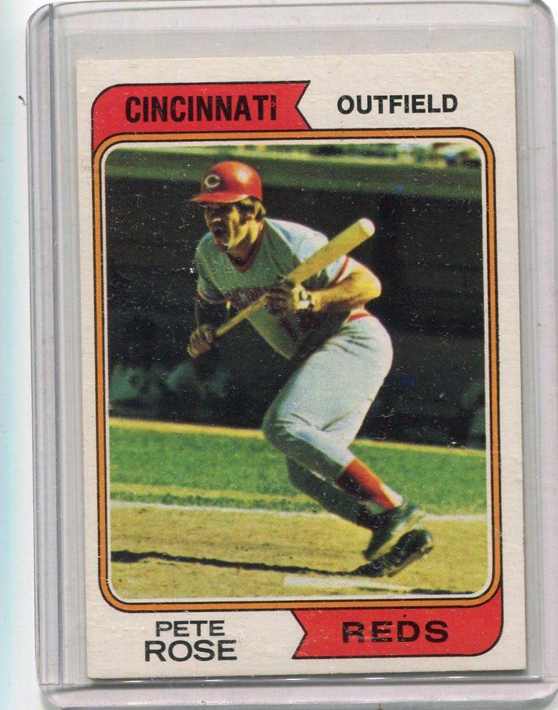 1974 Topps #300 Pete Rose -- Hall of Famer