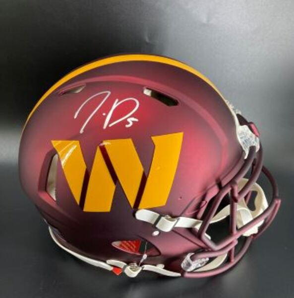 NFL - Commanders Jayden Daniels Signed Authentic Speed Helmet