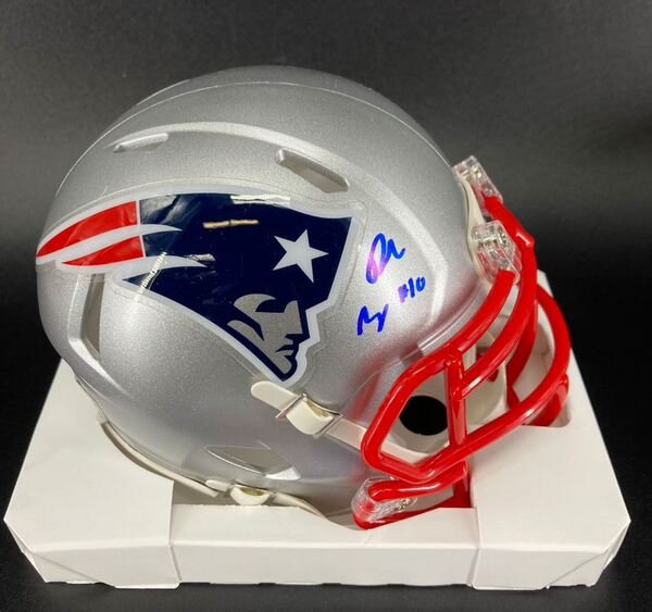NFL - Patriots Drake Maye Signed Mini Helmet