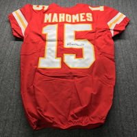 NFL - Chiefs Patrick Mahomes Signed Authentic Jersey Size 42