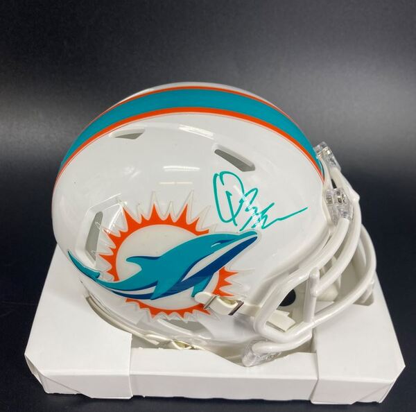 NFL - Dolphins Quinn Ewers Signed Mini Helmet