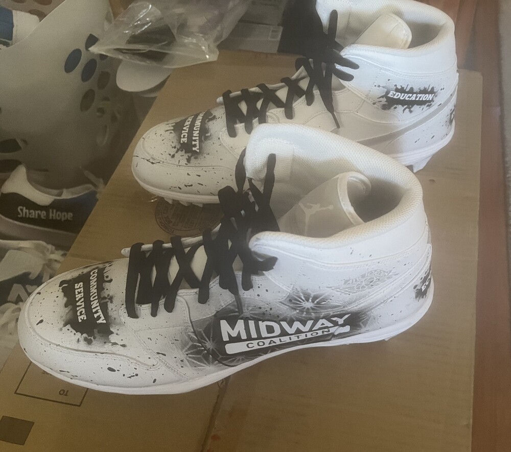 Sneaker – quarter viewrow pages_container mx-auto