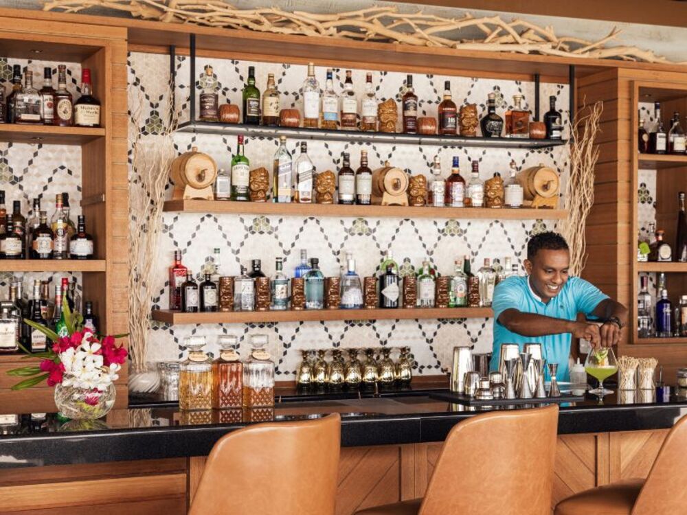 Cocktail Master Class at Waldorf Astoria Maldives Ithaafushi