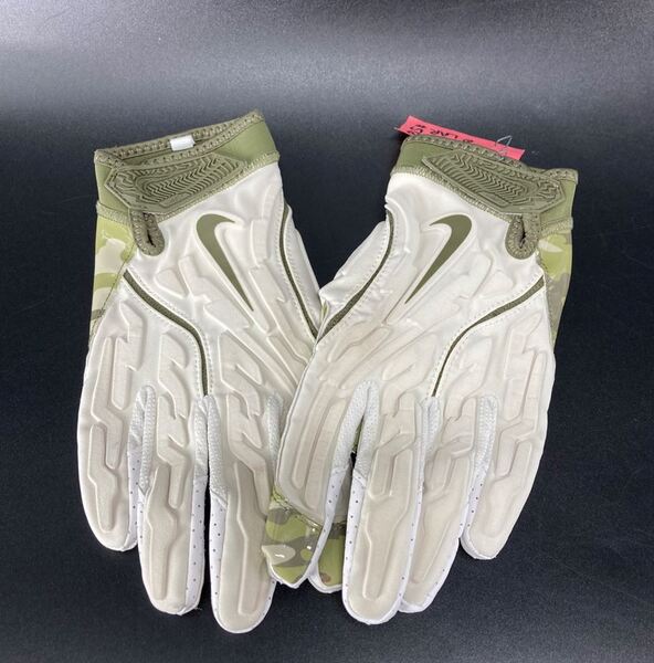 STS - Saints Demario Davis Game Worn Gloves (11/02/2025 - vs LA Rams)