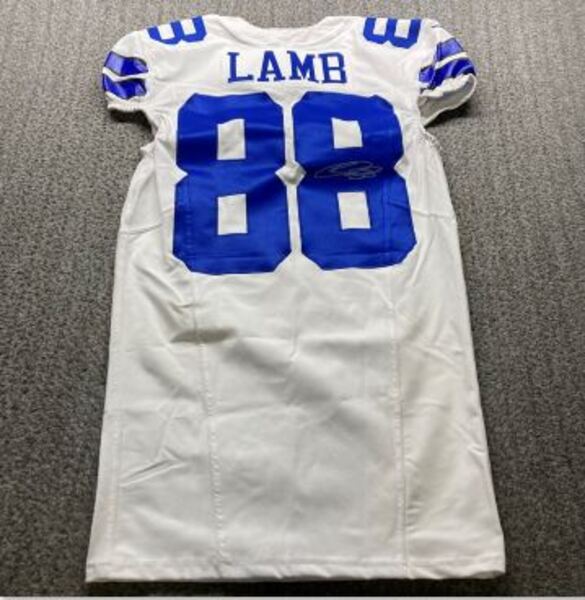 NFL - Cowboys CeeDee Lamb Signed Authentic Jersey Size 40