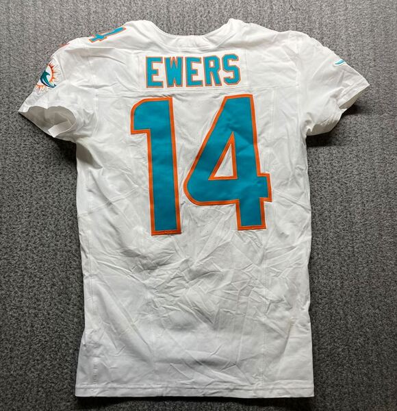 Crucial Catch - Dolphins Quinn Ewers Game Worn Jersey (9/14/2025) Size 4...