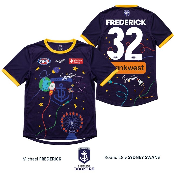 Photo of Michael Frederick #32 Fremantle 2026 Starlight Foundation Warm Up Tee