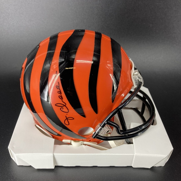 NFL - Bengals Ja'Marr Chase Signed Mini Helmet