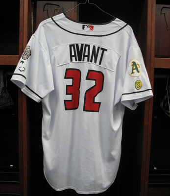#32 Corey Avant Size XL Lansing Lugnuts - Home White Jersey