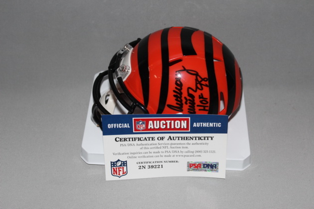 HOF BENGALS ANTHONY MUNOZ SIGNED BENGALS MINI HELMET The official