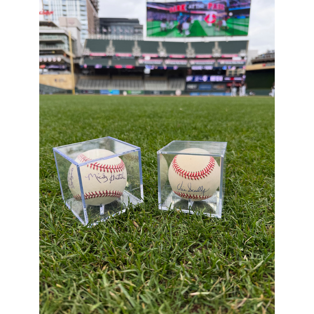 貴重！LAアメリカヴィンテージ　MLBドジャースDodgersゴミ箱　USA野球 LA Dodgers Two Baseball Package | Minnesota Twins Auctions