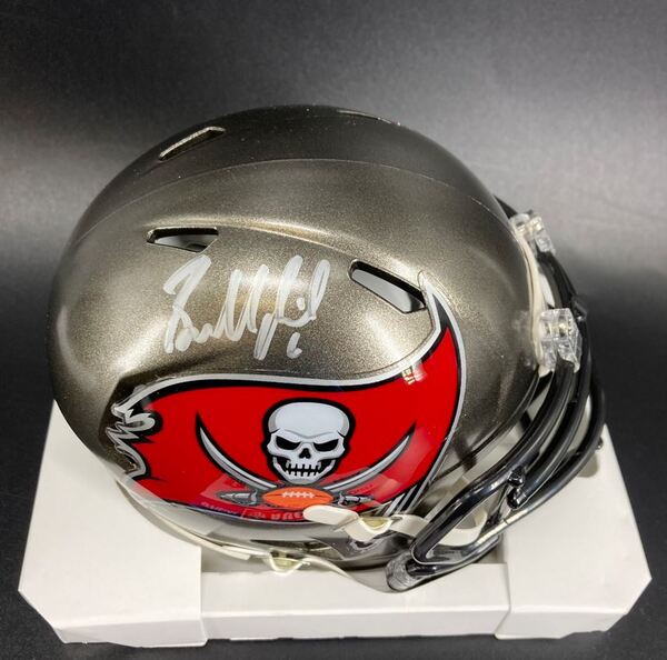 NFL - Buccaneers Baker Mayfield Signed Mini Helmet
