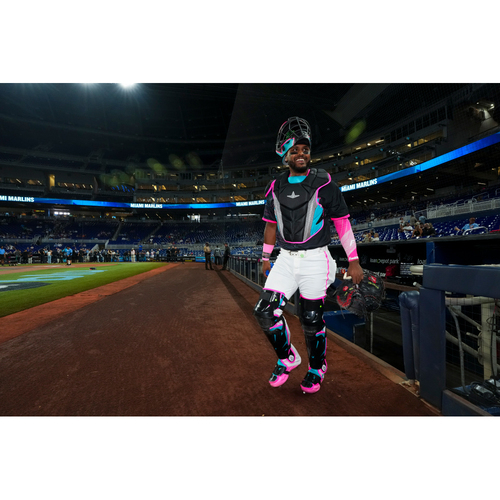 Game-Used or Autographed All auctions | MLB Auctions