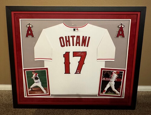 Game-Used or Autographed All auctions | MLB Auctions