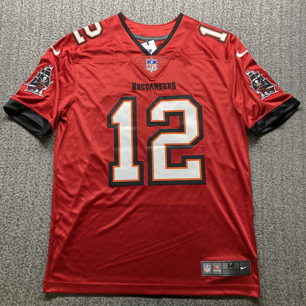 NFL - Buccaneers Tom Brady Signed Replica Jersey Size M | The