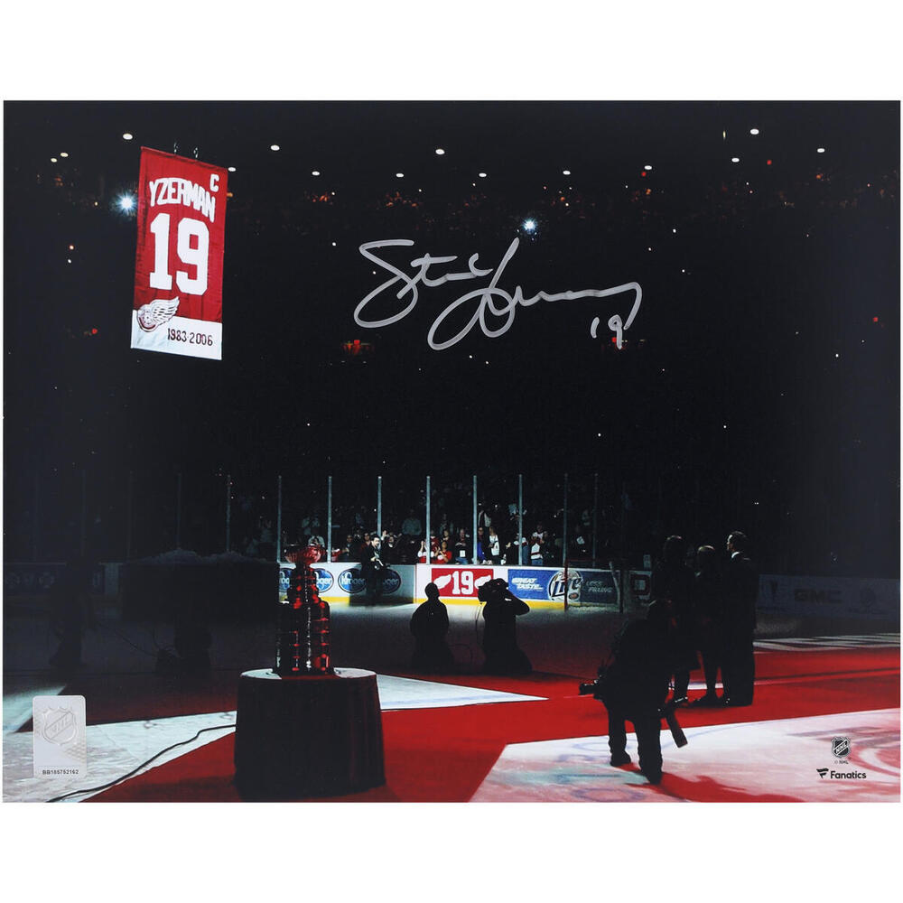 Steve Yzerman Detroit Red Wings Autographed 11