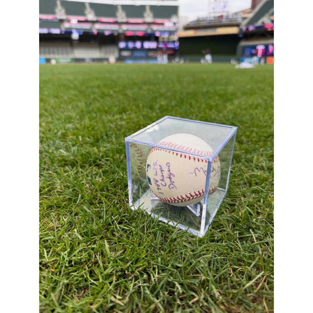 貴重！LAアメリカヴィンテージ　MLBドジャースDodgersゴミ箱　USA野球 LA Dodgers Two Baseball Package | Minnesota Twins Auctions